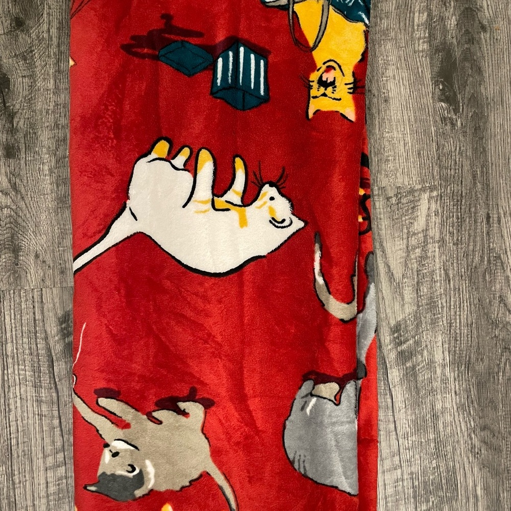 Vera Bradley Holiday Red Cat Print Blanket